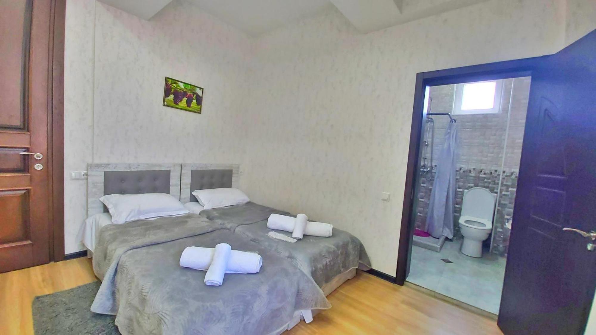 Gamarjoba Hotel Tbilisi Room photo